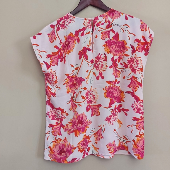 Halogen cap sleeve floral top - Picture 10 of 10